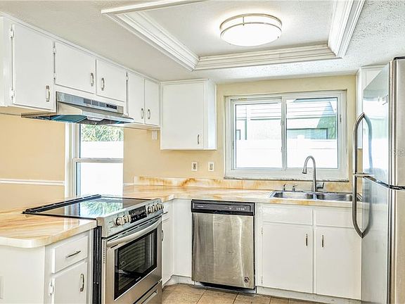 4th image of 5003 Grainary Ave