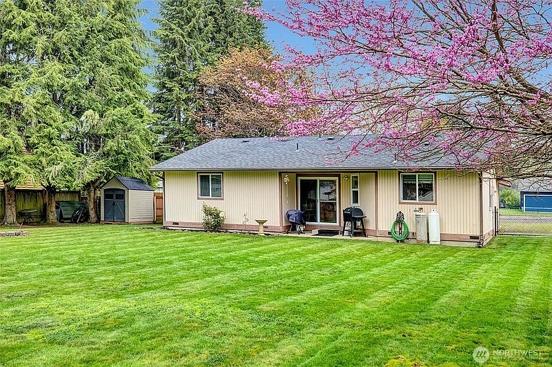 4th image of 5617 322nd Avenue NE