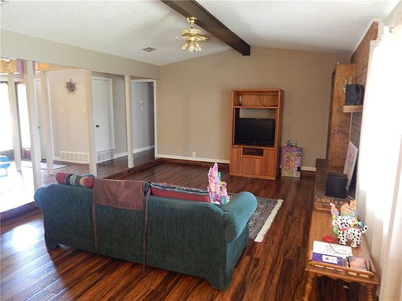 2nd image of 9921 Farmington Dr
