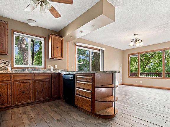3rd image of 630 Hall Ln