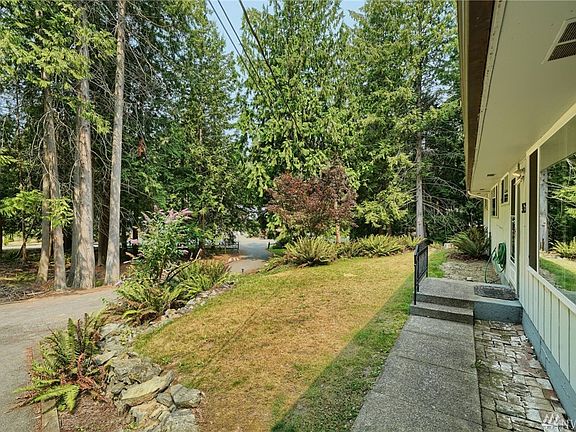 5th image of 3634 N Woodland Dr