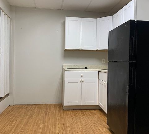 4th image of 14424 Morse St APT D