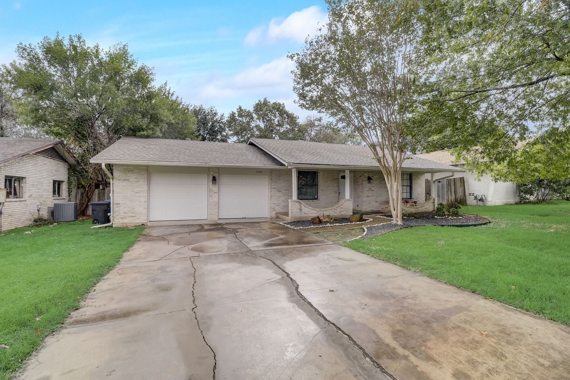 Talcott Dr-001
