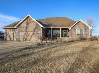 813 Brookside Dr, Jefferson, SD 57038