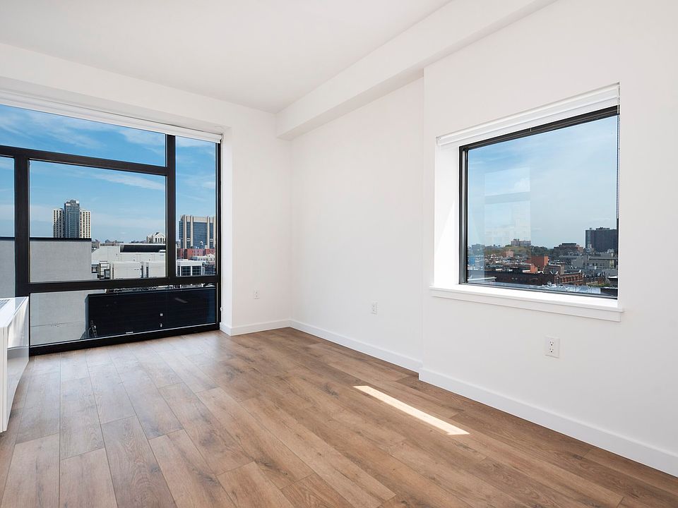 1st image of 251 W 117th St APT 10F