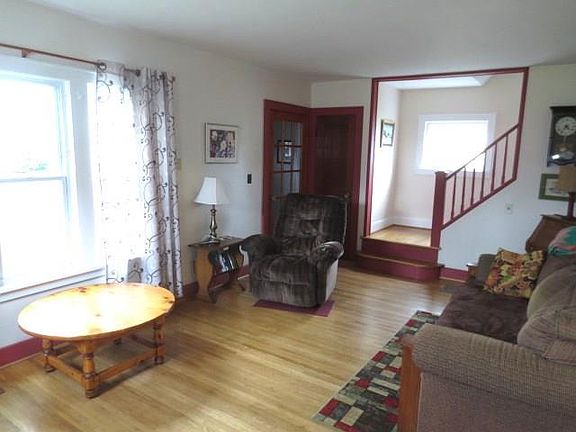 3rd image of 150 Peirson Ave