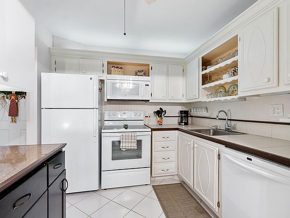 5th image of 5661 SW 2nd Court #201