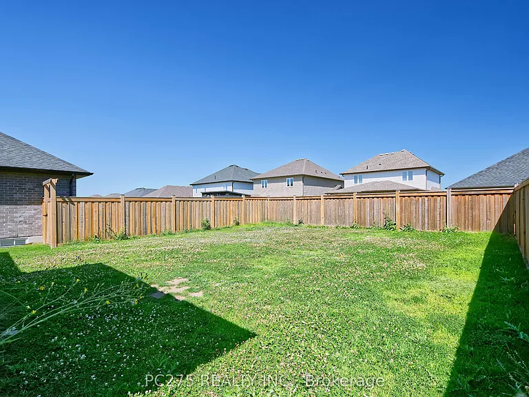 31 Ashberry Pl — Photo 33