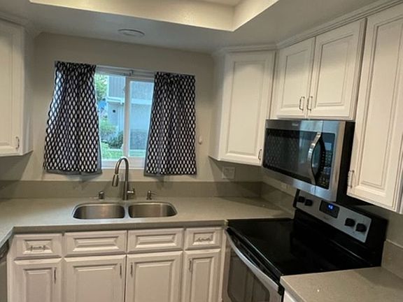 3rd image of 167 Abbeywood Ln