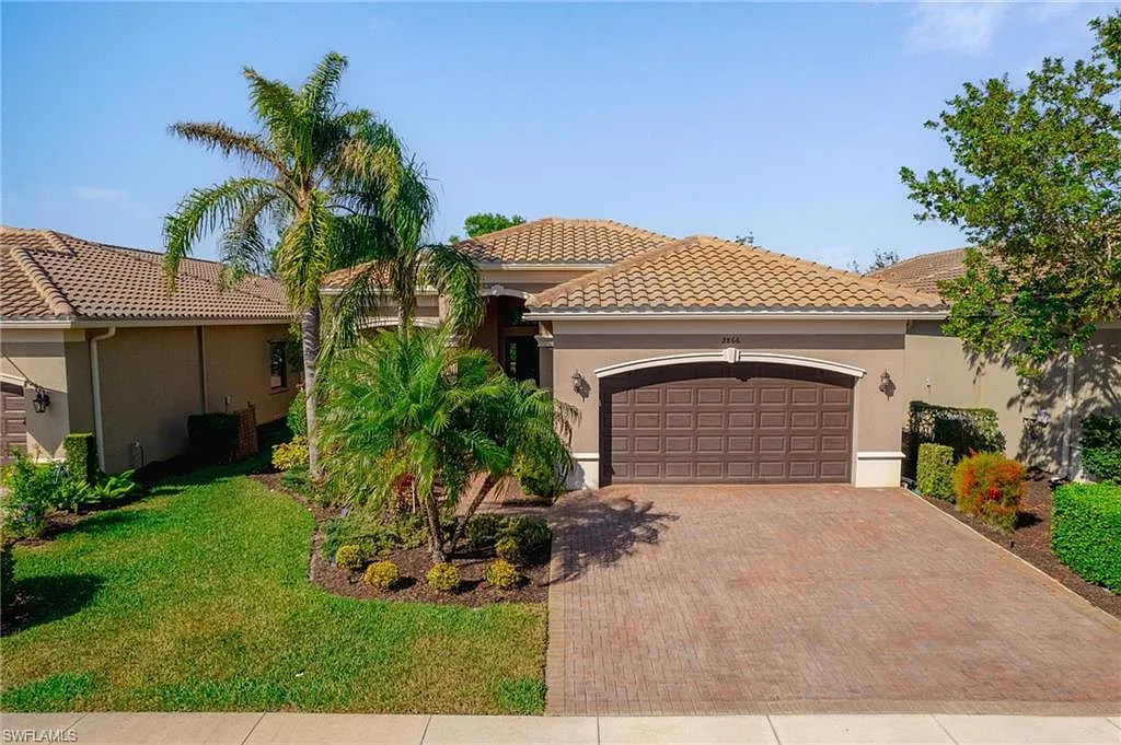 2 bed, 2.0 bath, 2081 sqft, $4,350 — Photo 1