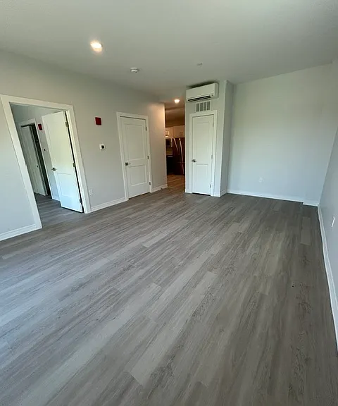Residences at Sharon Gallery — Photo 108