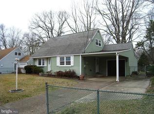 28 Melrose Dr, Pine Hill, NJ 08021