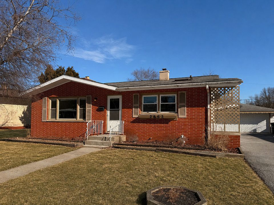 1st image of 2852 189th St