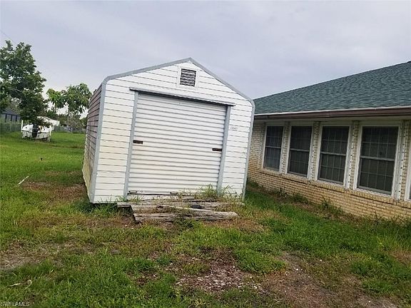 3rd image of 1613 Country Club Pkwy
