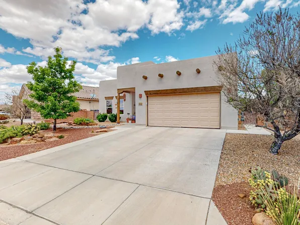 932 Salt Cedar Ct, Bernalillo, NM 87004