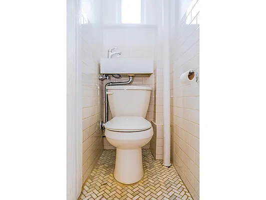 Rented by MySpaceNYC | media 18