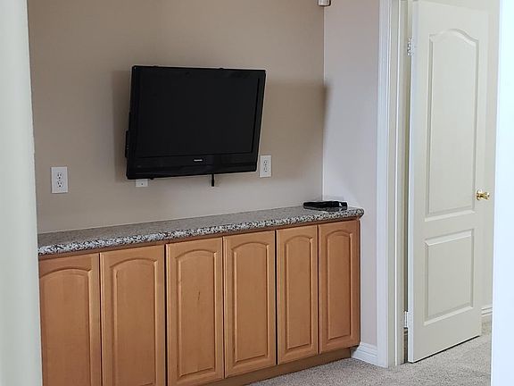 5th image of 5063 Sultana Ave