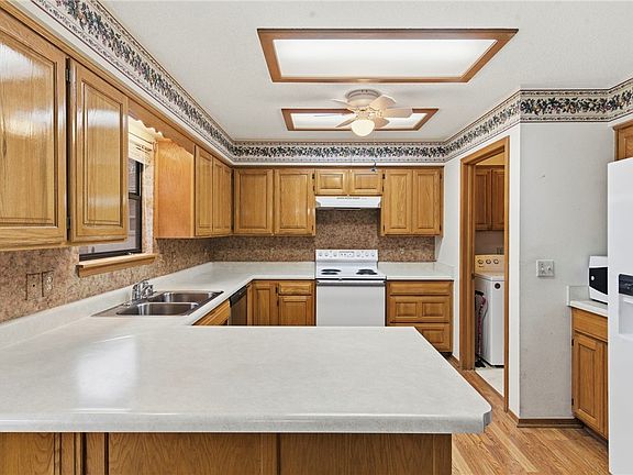 2nd image of 10 Thirsk Ln