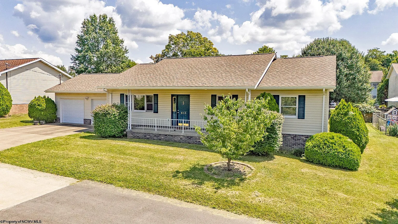 413 Corona Dr photo 1