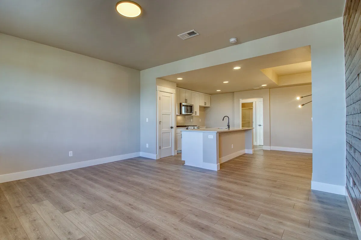 3 bed, 1692 sqft, $2,690 — Photo 4