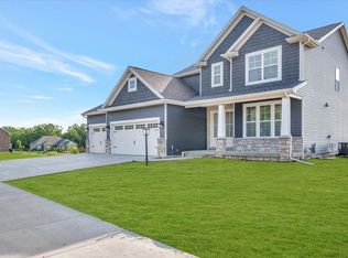 1210 Briarwood Ln, Mahomet, IL
