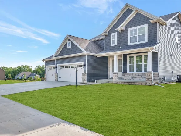 1210 Briarwood Ln, Mahomet, IL 61853