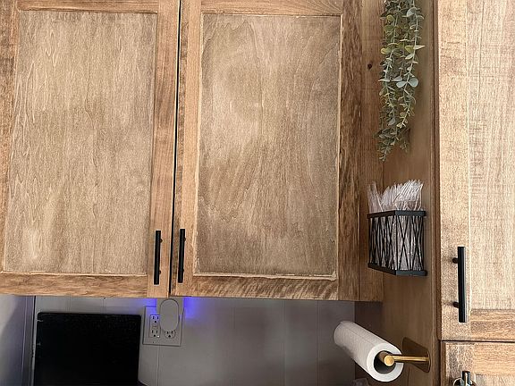 Kitchen cabinets