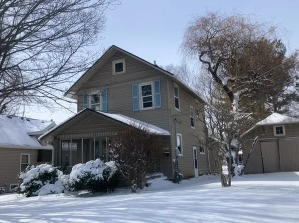 1662 S Chicago Ave, Freeport, IL 61032