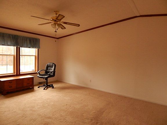 5th image of 212 Penn Lake Dr