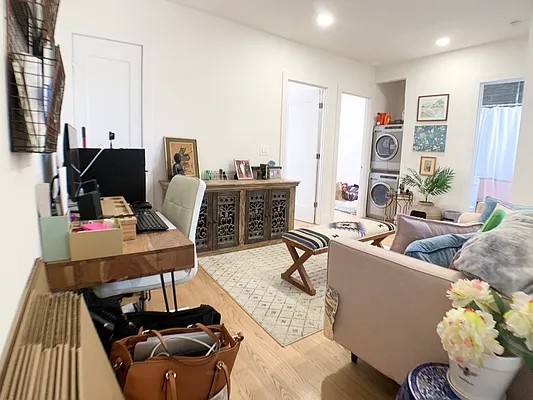 Rented by EastMount Realty LLC | media 2