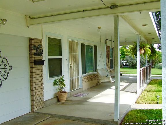 2nd image of 423 Pilgrim Dr