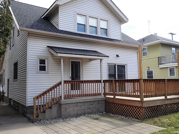 3rd image of 1515 Union Ave NE