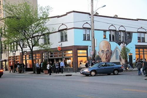 1st image of 10 E Lincoln St