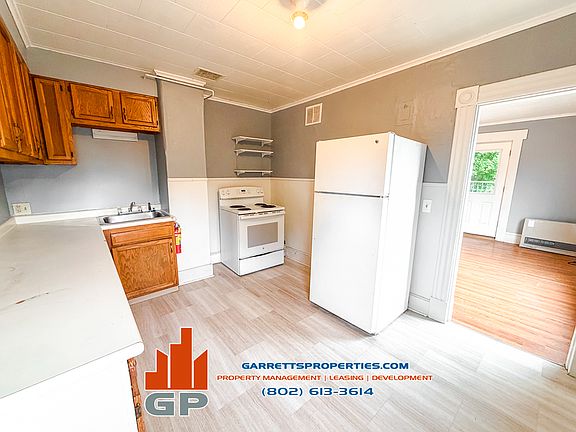 4th image of 78 Elm St APT 4