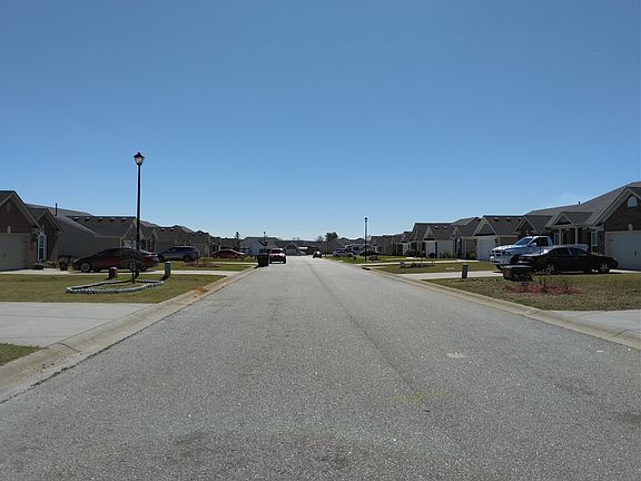 5th image of 2424 Bellingham Dr