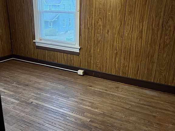 4th image of 805 Diamond St