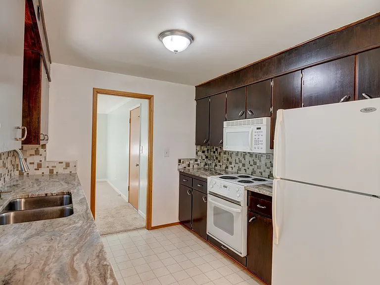 1677 NE 7th Ct — Photo 9