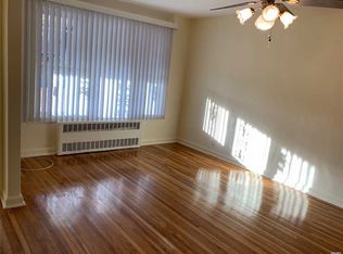 6803 174th St, Flushing, NY 11365