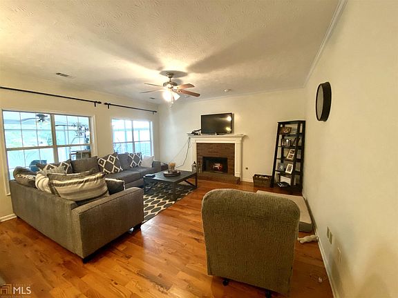 4th image of 2155 Golden Valley Dr
