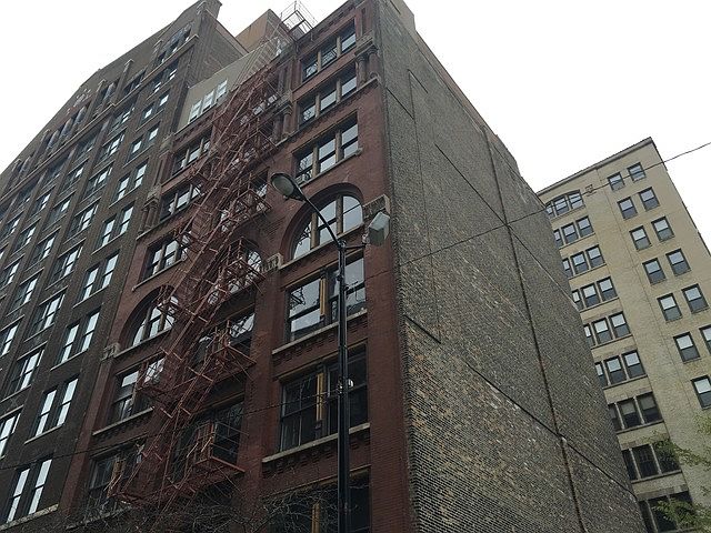 1st image of 714 S Dearborn St