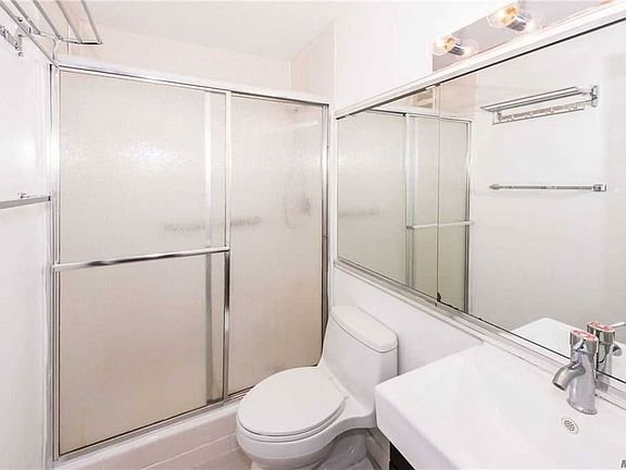 5th image of 2 Bay Club Dr #8TT