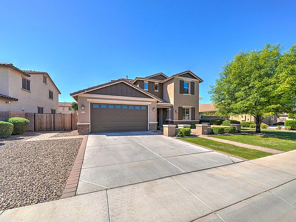 3rd image of 2521 E Eleana Ln