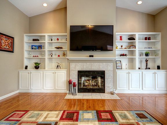 Built-Ins & GasLog Fireplace
