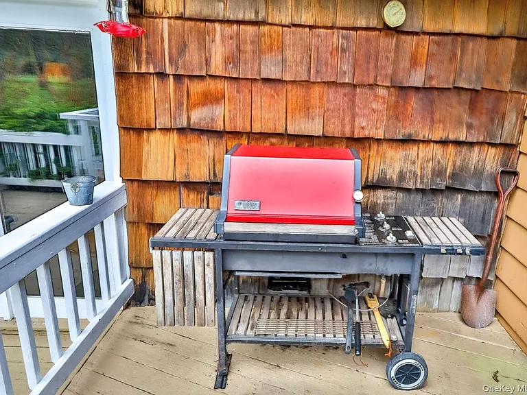 170 Maplecrest Rd — Photo 8