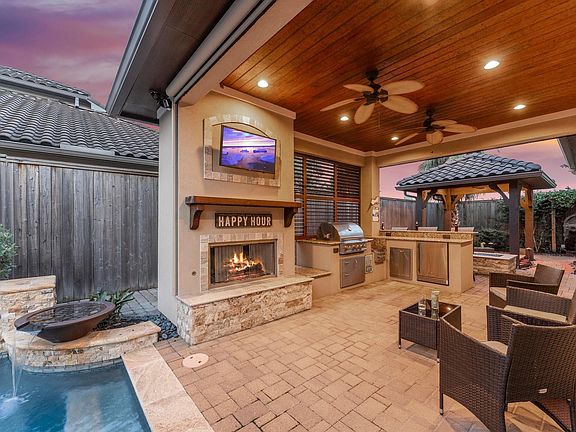 3rd image of 5815 Stratton Woods Dr