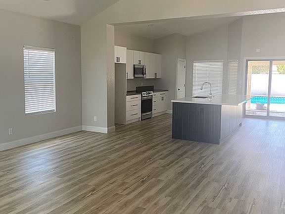 2nd image of 824 N Arroya Cir