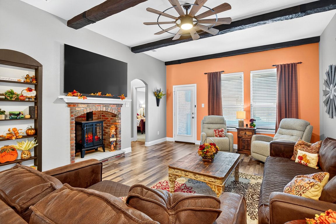 next background image