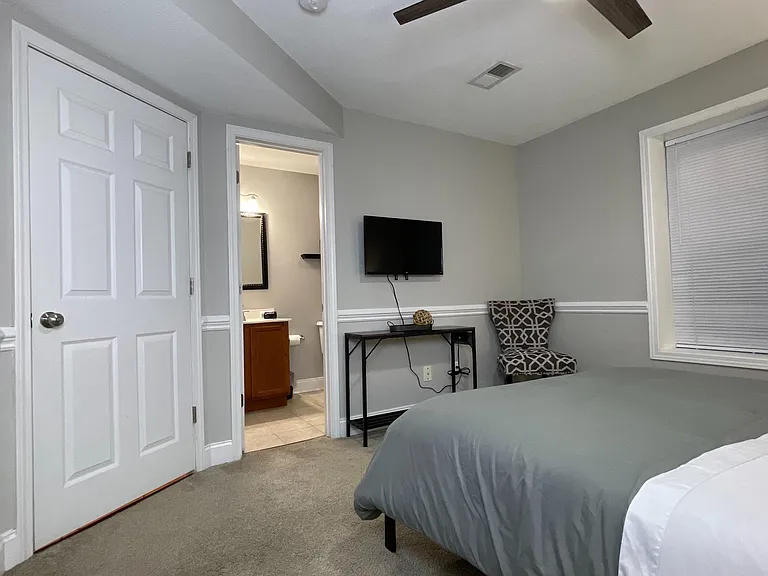169 E Grand Ave #101 — Photo 5