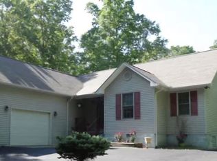 910 Reeves Rd, Monterey, TN 38574