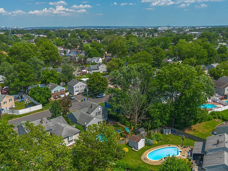1641 Lenape Rd — Photo 35